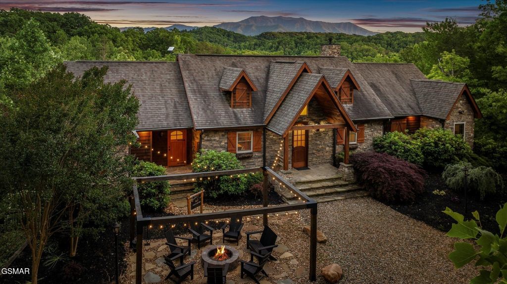 1932 Bales Way, Sevierville