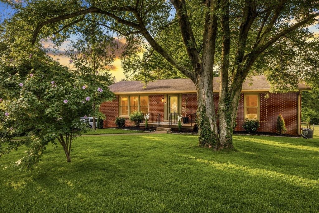 521 Westcrest Dr, Nashville