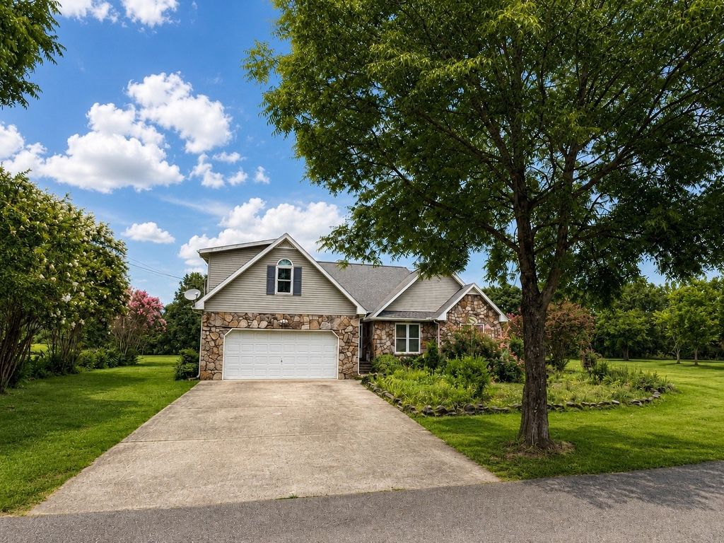 118 Steeplechase Dr, Smithville