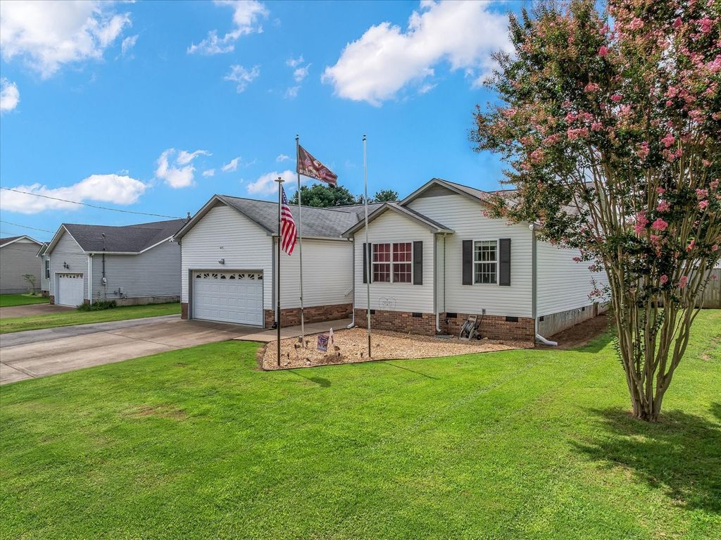 2109 Williamsport Pike, Columbia