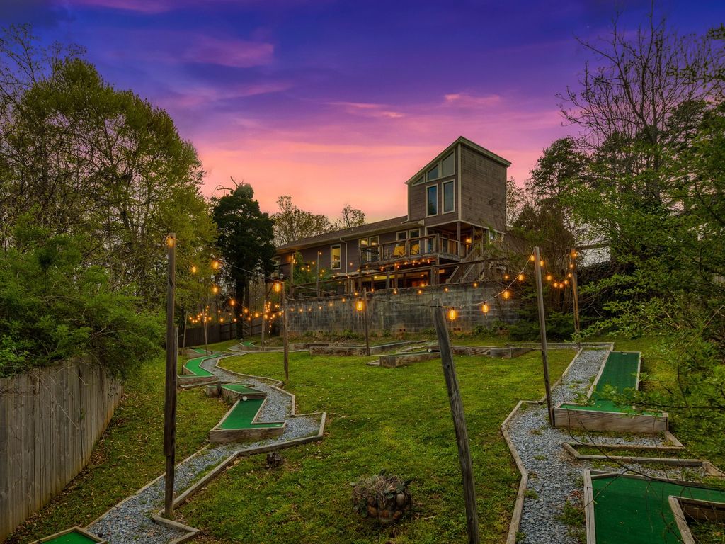 812 Starlight Ln, Kodak