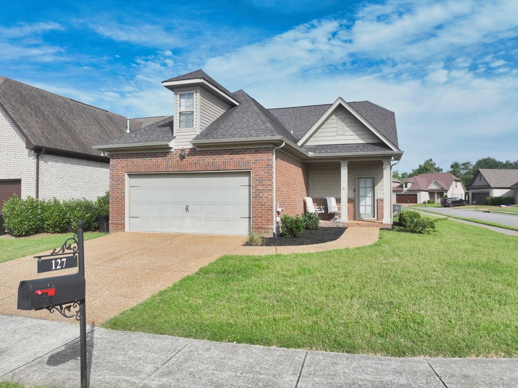 127 England Pl, Hendersonville