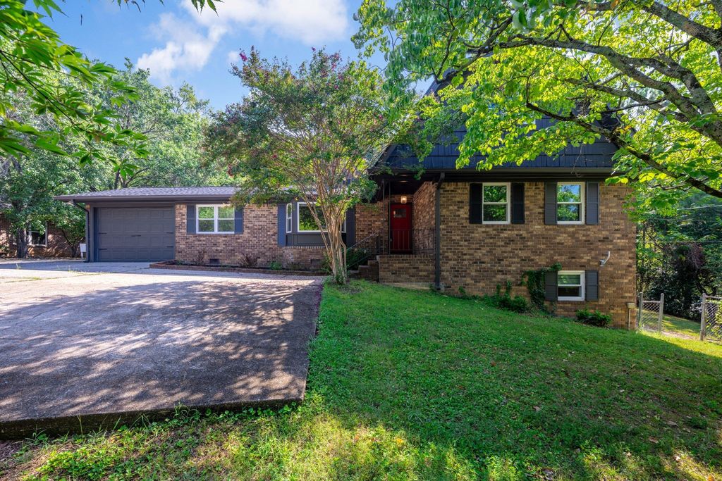 1220 Franklin Dr, Chattanooga