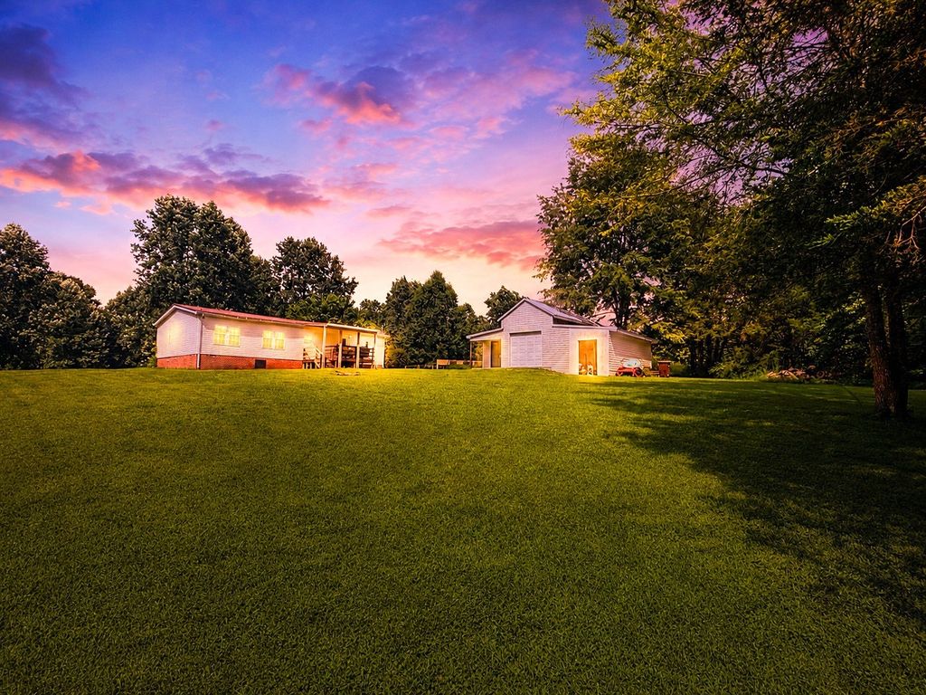 1818 Groveland Ridge Rd, Columbia