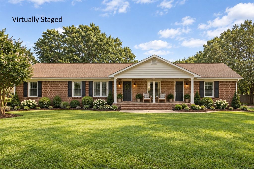 704 Redwood Cir, Columbia