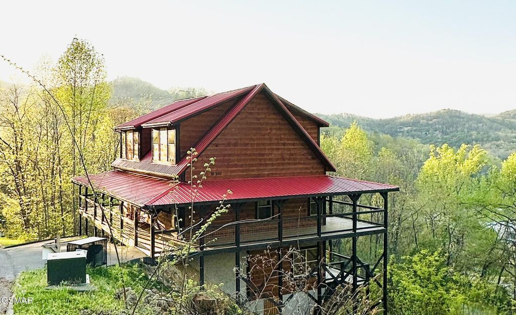 3305 Red Wolfe Road, Sevierville