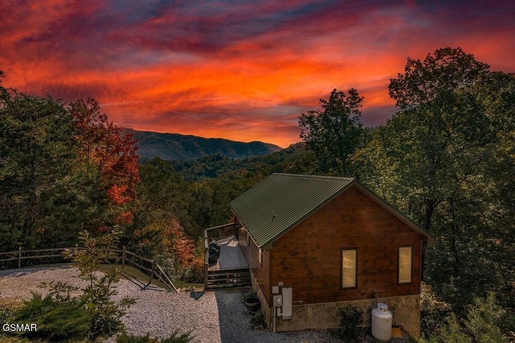4235 Round Top Way, Sevierville