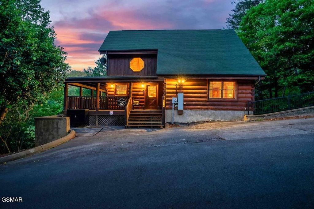 2016 Bear Haven Way, Sevierville