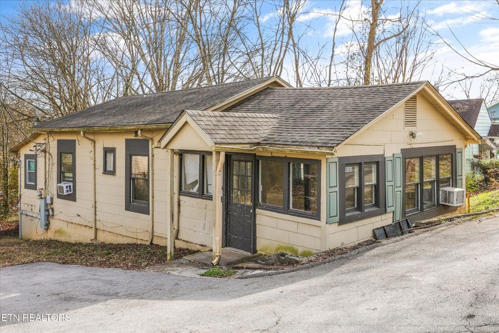 1080 Baker Ave, Knoxville