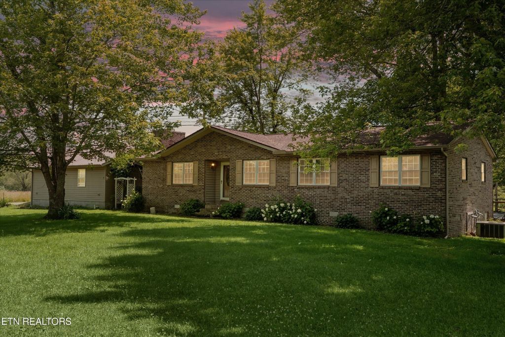 94380 Morgan County Hwy, Sunbright