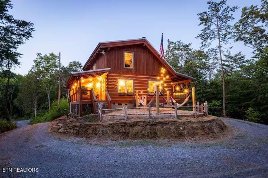 218 Rule Way, Sevierville