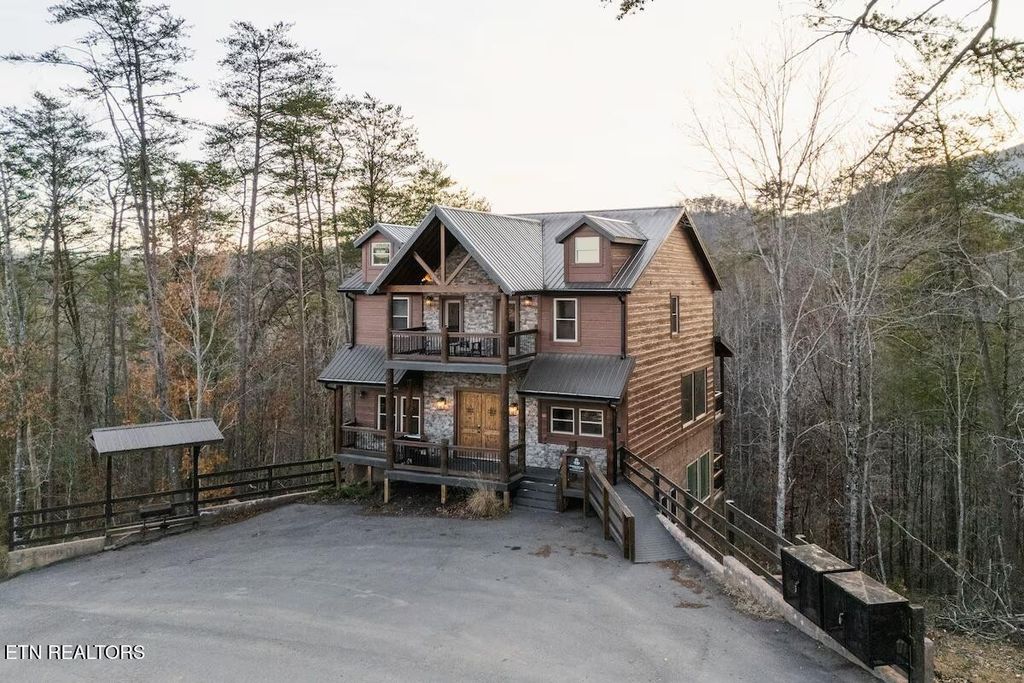 2110 Elk Pass Lane, Sevierville