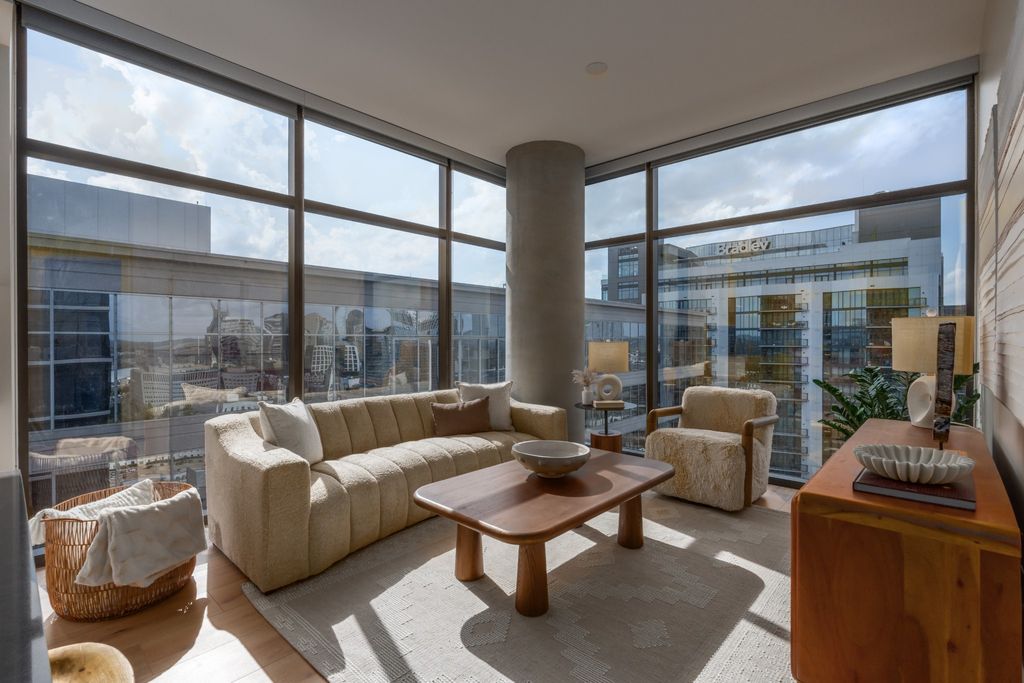 1212 Demonbreun St B1, Nashville