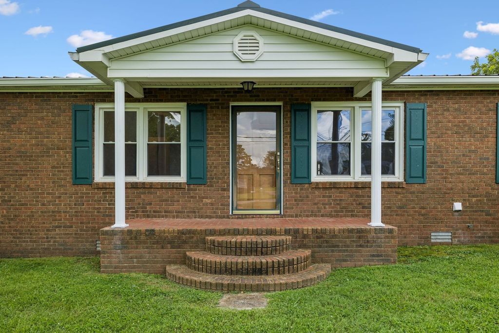 861 Fox Ln, Lewisburg