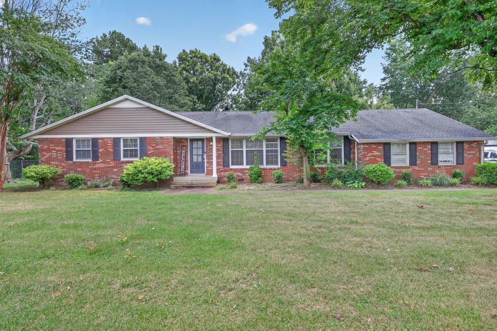 307 Austin Dr, Franklin