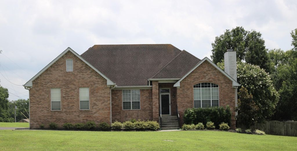 1120 Lea Cir, Lebanon