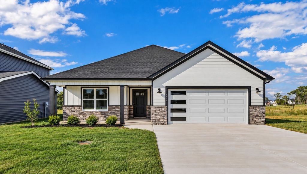 2736 Brewster Dr, Clarksville
