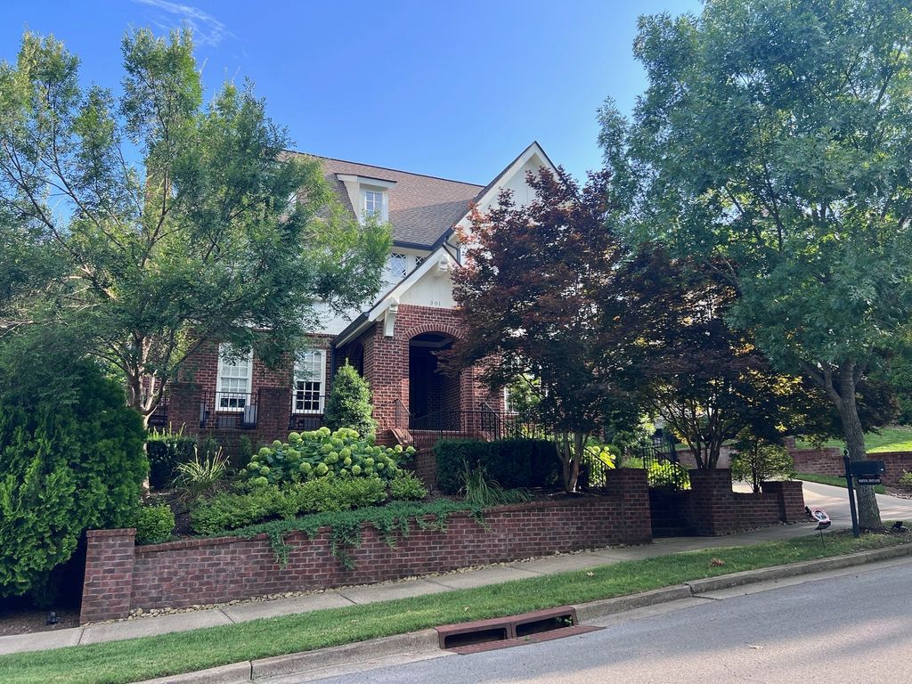 301 Morning Mist Ln, Franklin