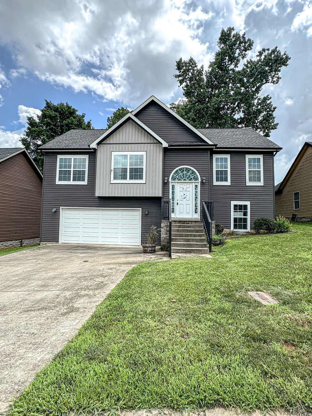 1111 Fuji Ln, Clarksville