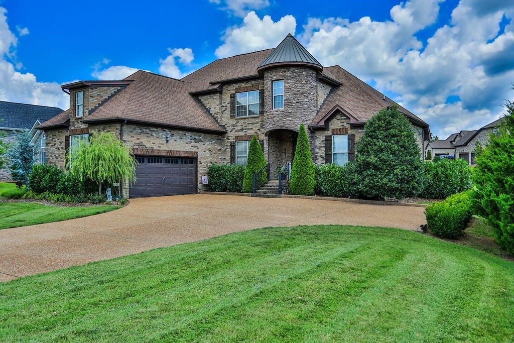 112 Myrtlewood Ln, Hendersonville