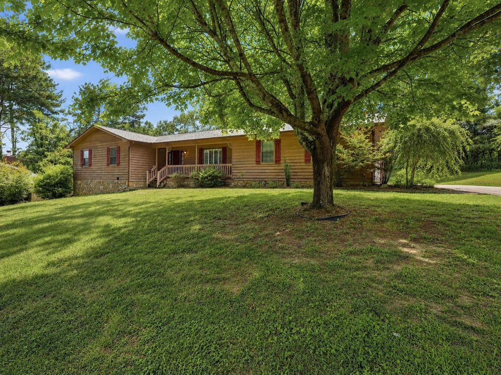 149 Fleetwood Drive Ne, Cleveland