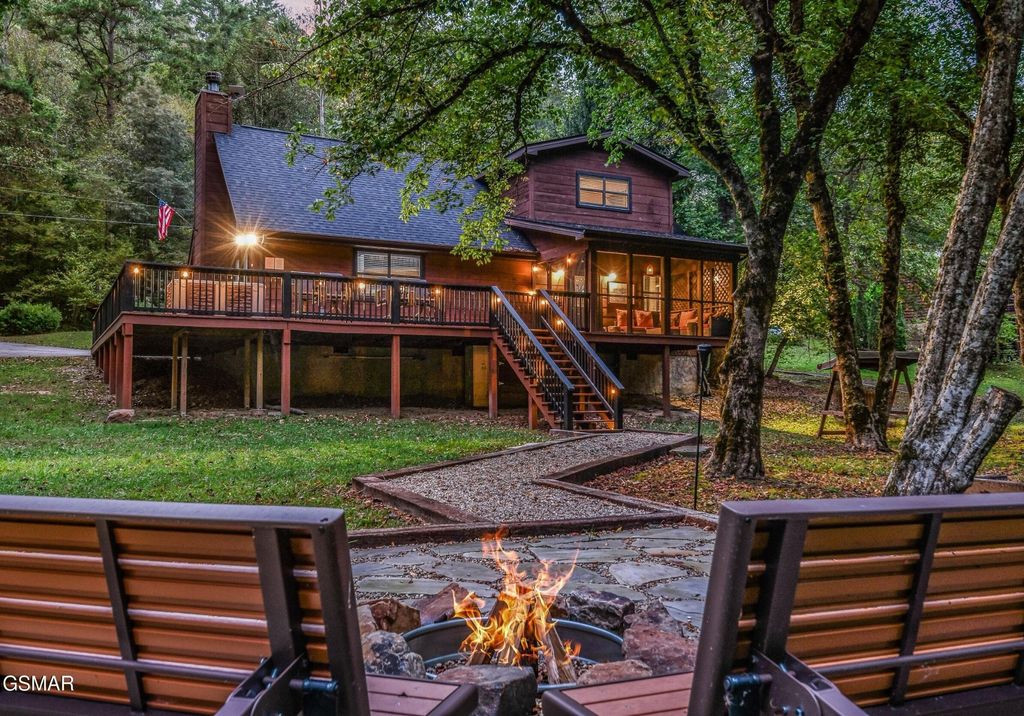 1932 Creek Hollow Way, Sevierville