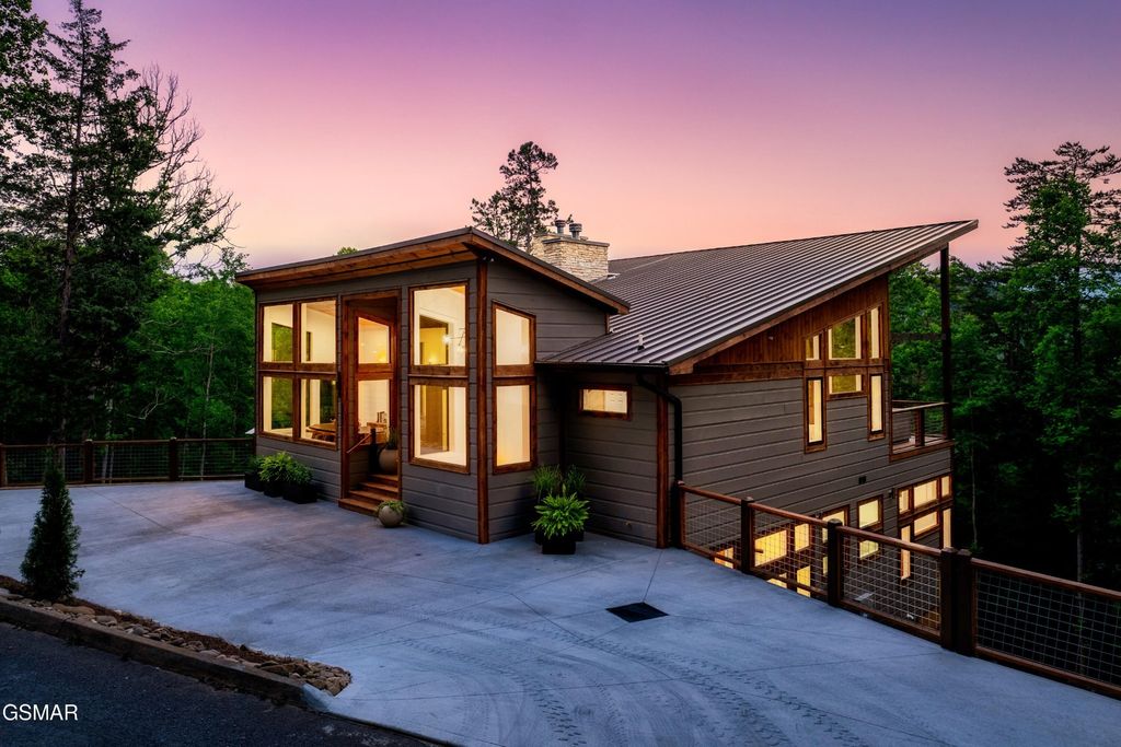 2234 Legend Drive, Sevierville