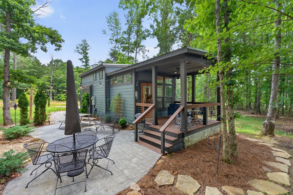 25 White Oak Trail, Monteagle