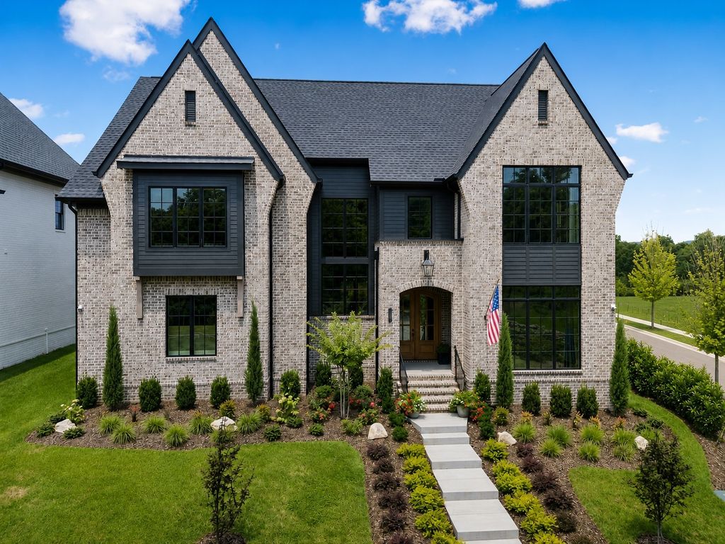 2950 Del Rio Pike, Franklin