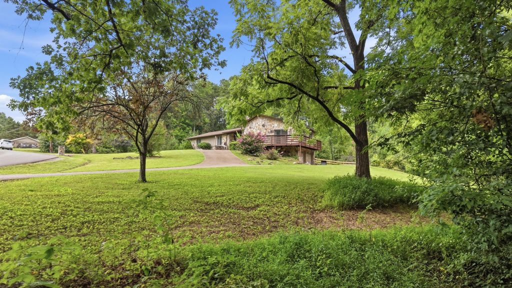 3244 Needlewood Lane Nw, Cleveland