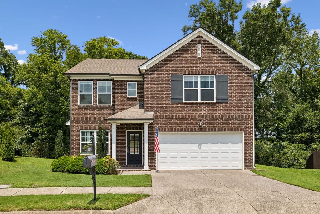 1070 Daniel Ln, Spring Hill