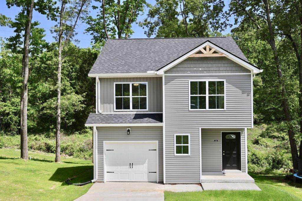 2013 Rosemary Dr, Clarksville