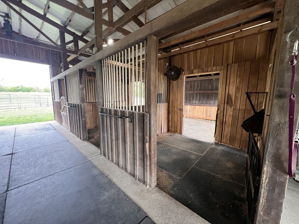 1038 Kansas Lane, Gallatin