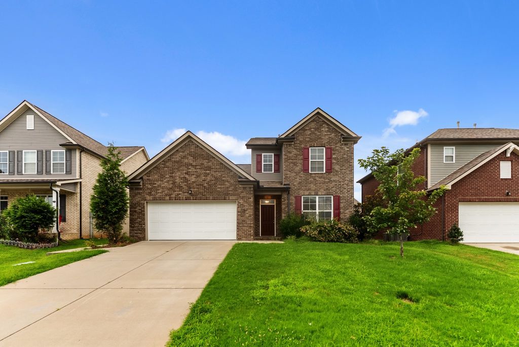 606 Green Meadow Ln, Smyrna