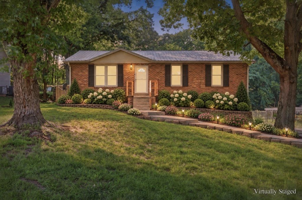 1832 Palamino Dr, Clarksville