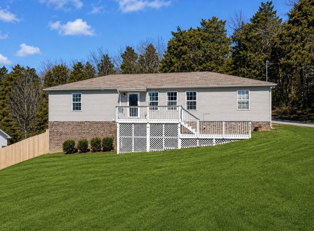400 Due Ln, Columbia