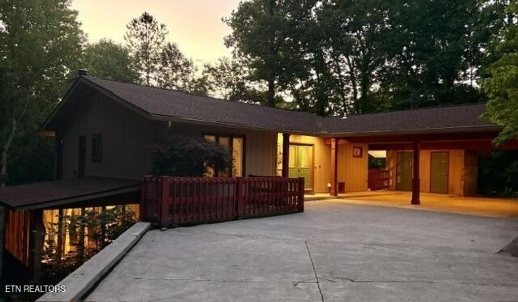 1713 Cardinal Drive, Gatlinburg