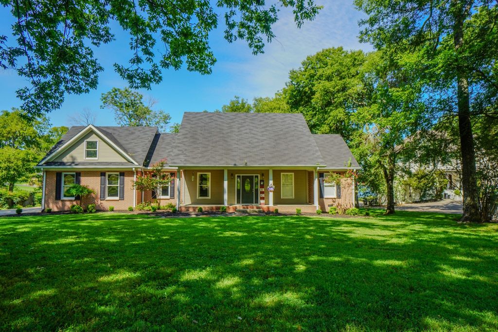242 Lake Terrace Dr, Hendersonville