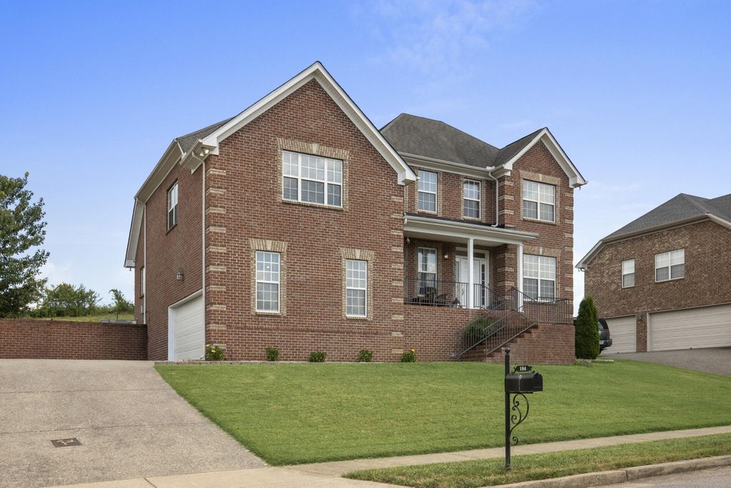 104 N Shadowhaven Way, Hendersonville