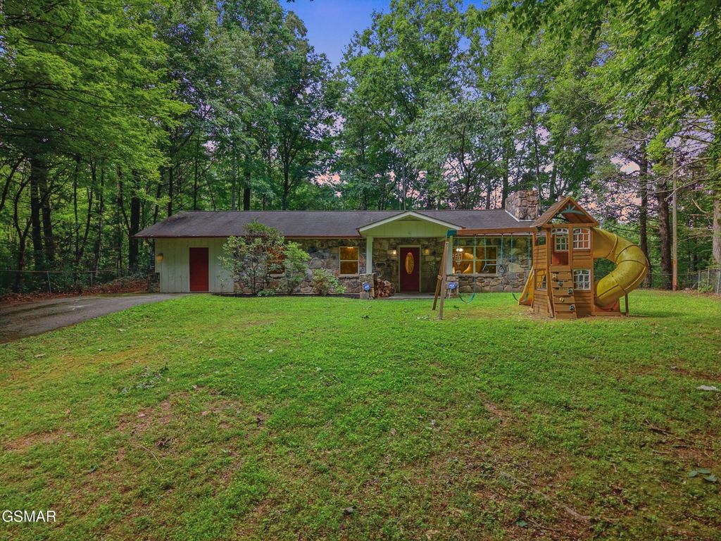 220 Seaton Drive, Gatlinburg