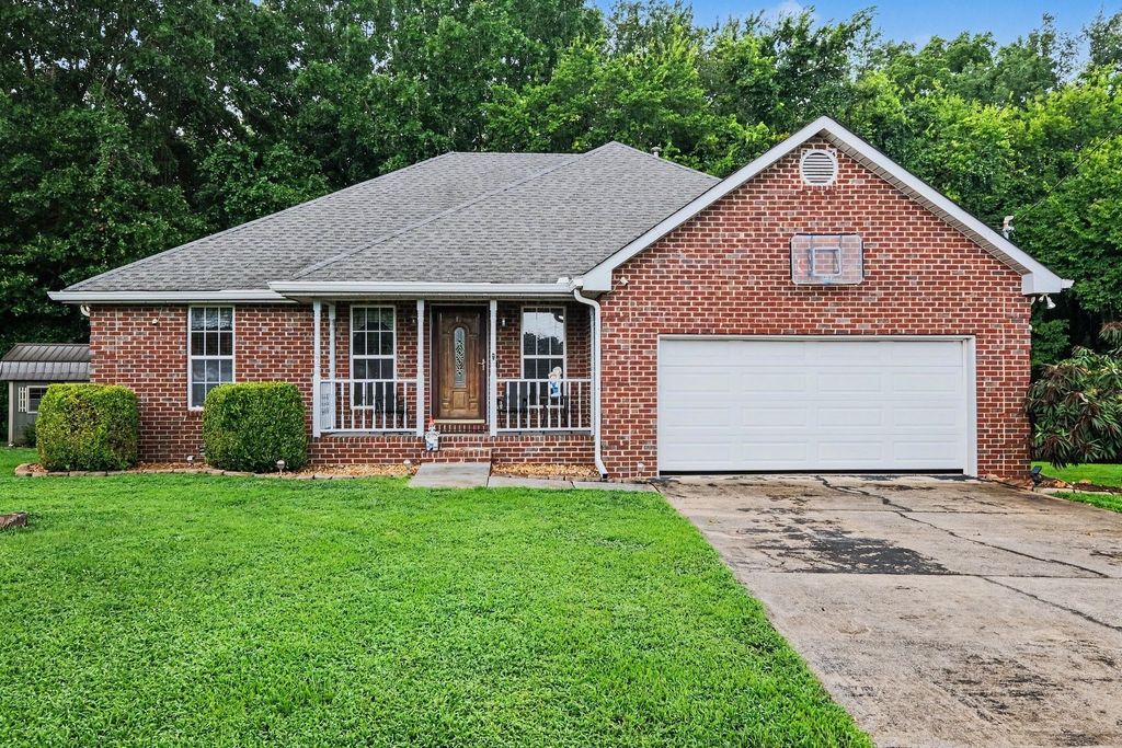 712 Williamsburg Dr, Smyrna
