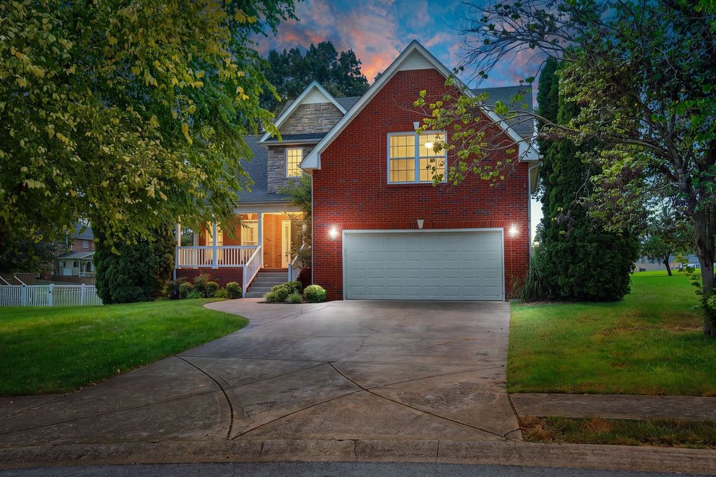 205 Cullom Way, Clarksville