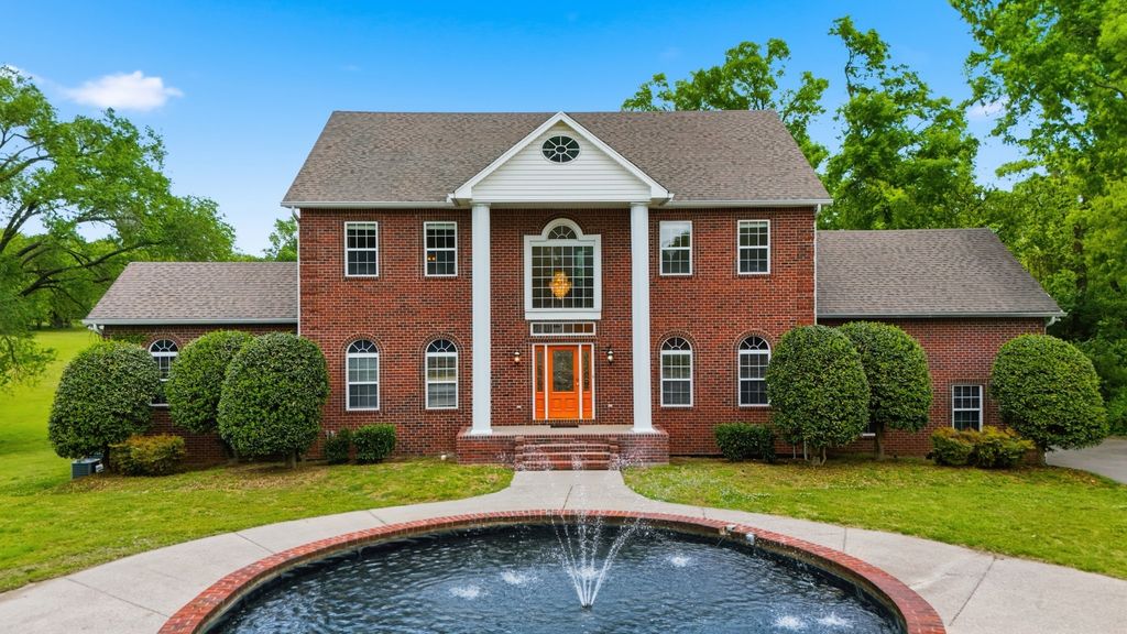 5858 Cloverland Dr, Brentwood