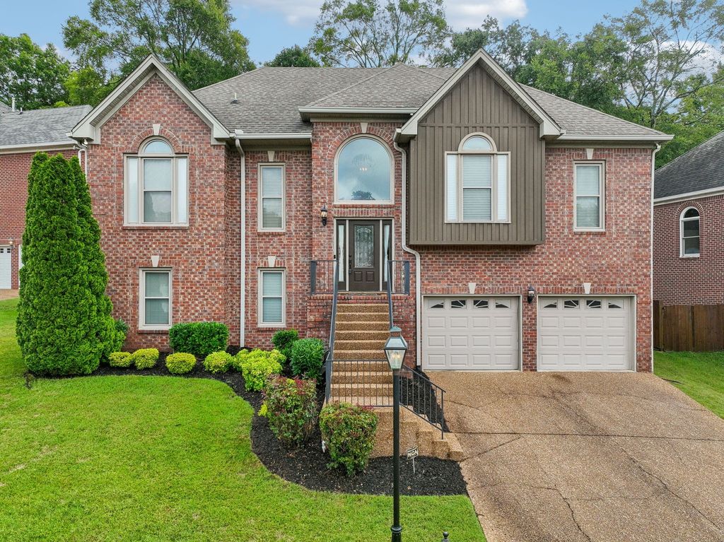 612 Bayhill Ct N, Hermitage