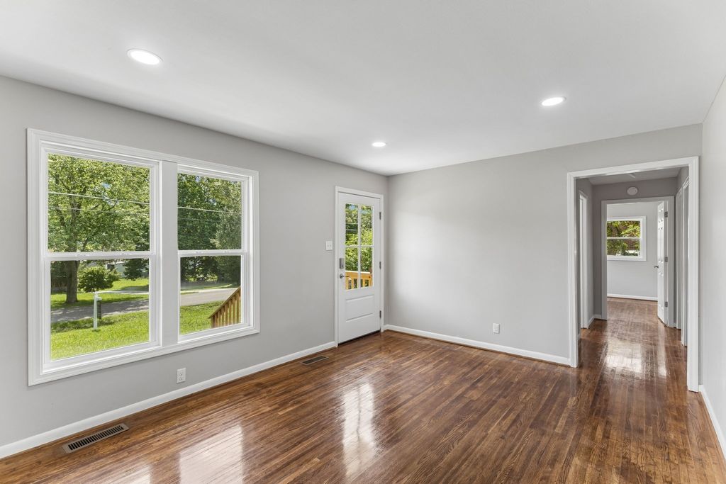 668 Jackson Ave, Lewisburg