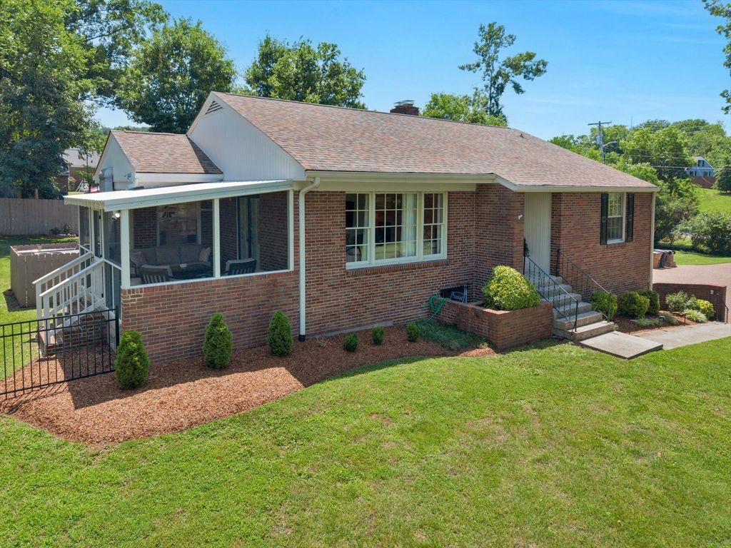 3262 Mcgavock Pike, Nashville