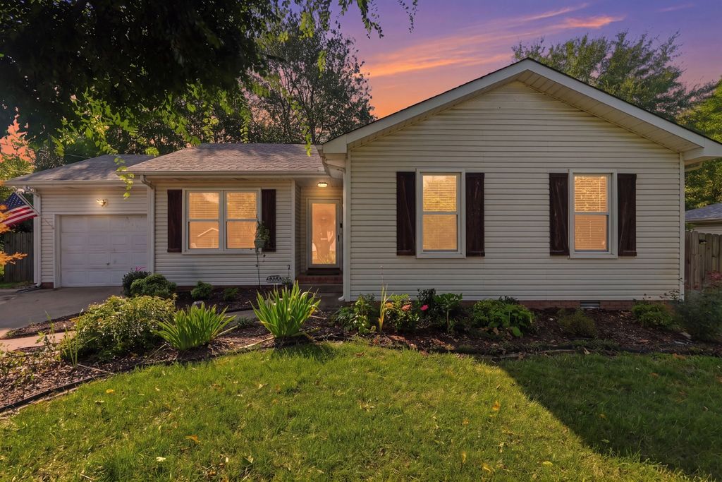 2670 Keyland Dr, Clarksville
