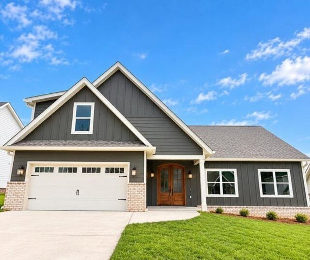 2641 Willow Run Trail Nw, Cleveland