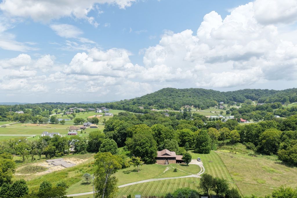 2425 Allisona Rd, Eagleville