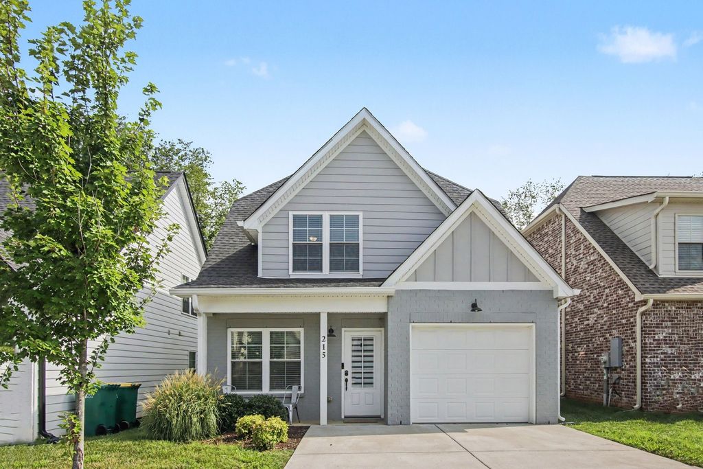 215 Emmett Dr, White House
